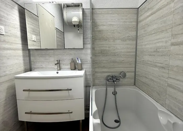 شقة 4pers Renove Avec Jardin Et Place Privee ليه ليكيه